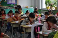 全面加强乡村小规模学校和乡镇寄宿制学校建设